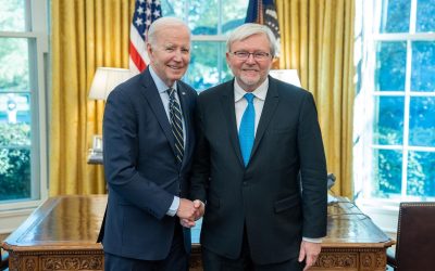Kevin-Rudd-ambasadorul-Australiei-in-SUA-si-presedintele-american-Joe-Biden-la-Washington-pe-1-mai-2.jpeg - Presa360