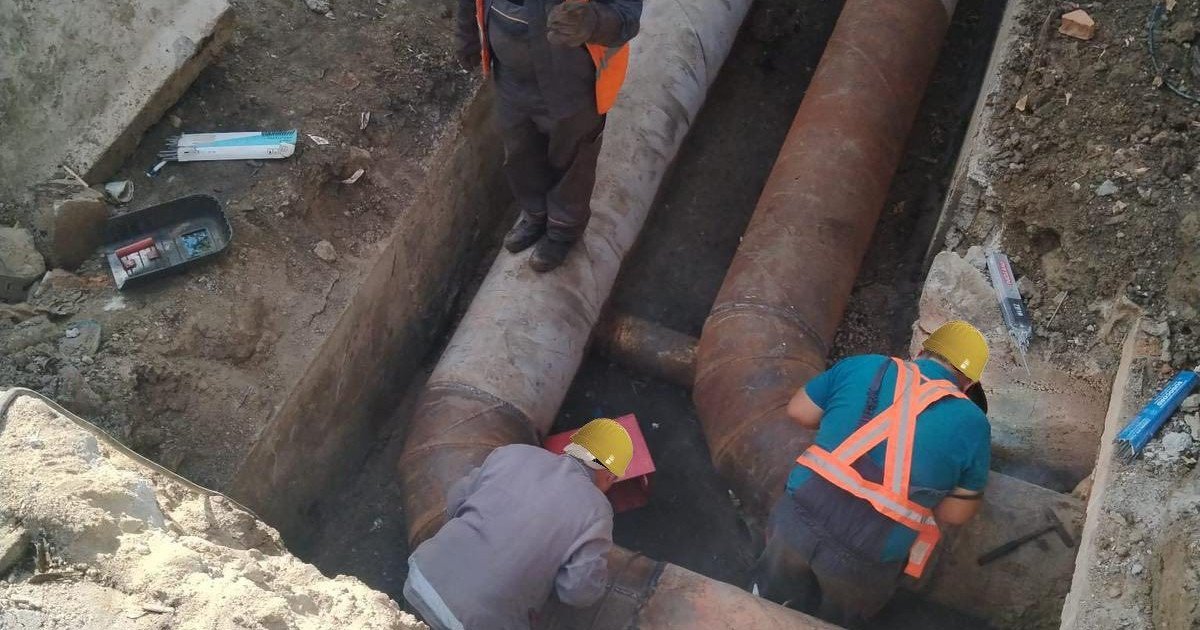 Avarie majoră la sistemul de încălzire din București: Peste 1.000 de blocuri afectate Furnizarea agentului termic pentru încălzire și apă caldă este serios afectată în sectoarele 2 și 3 ale Capitalei, iar problemele se extind parțial și în sectoarele 4 și 5, în urma unei avarii semnificative la CET Sud - ELCEN