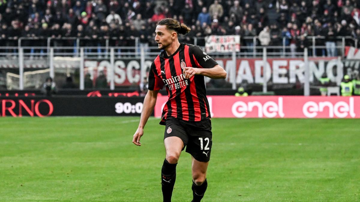 Schimbări tactice înaintea duelului cu Fiorentina Într-o confruntare crucială pe teren propriu, AC Milan se pregătește să înfrunte Fiorentina fără doi jucători esențiali, Leao și Fofana, care nu se află în cea mai bună formă fizică