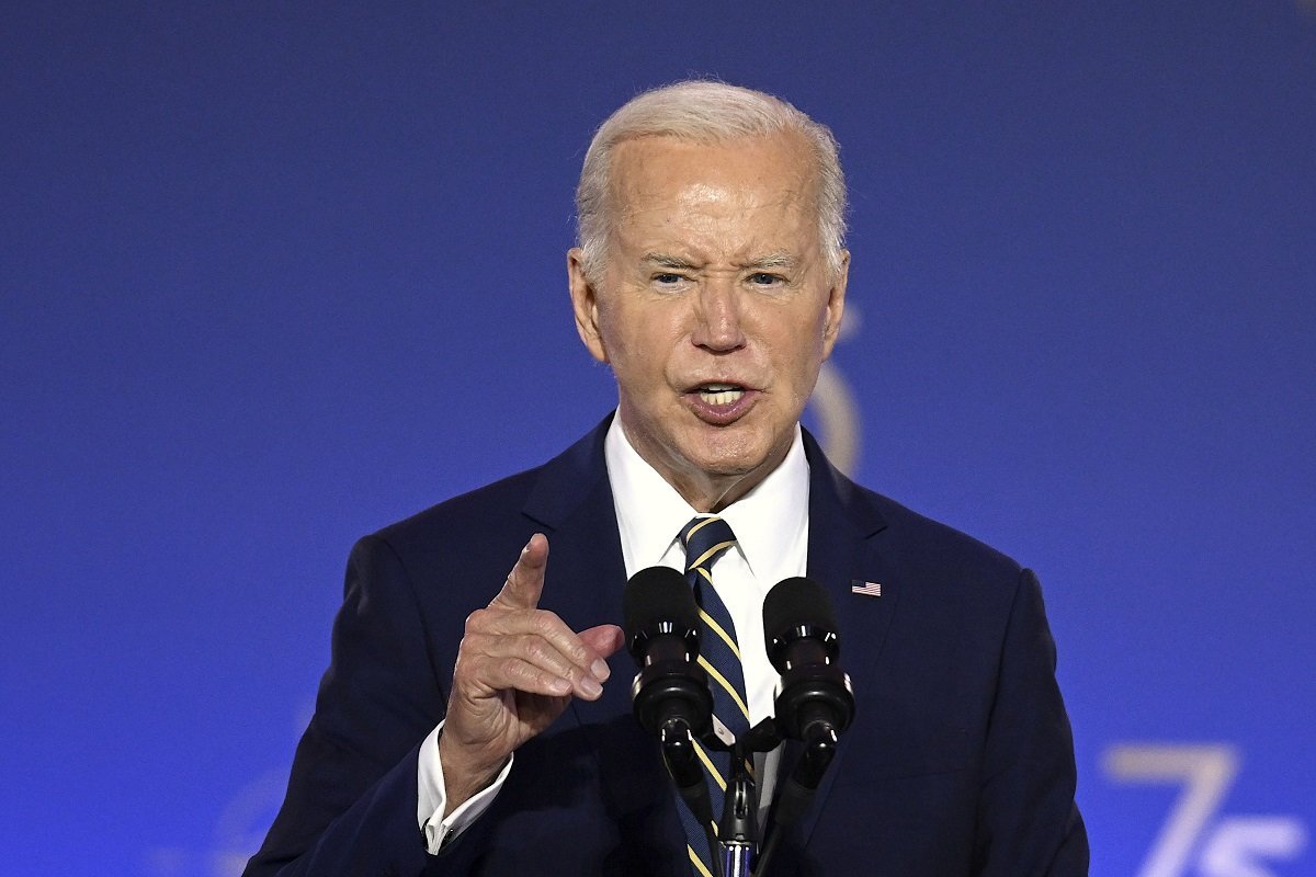 Joe Biden condamnă brutalitatea din Minneapolis: "Nimeni nu poate distruge ceea ce reprezintă America" Președintele SUA, Joe Biden, a ieșit în evidență luni seară printr-o declarație dură pe rețeaua socială X, condamnatând recentul val de violență și tragedii din Minneapolis
