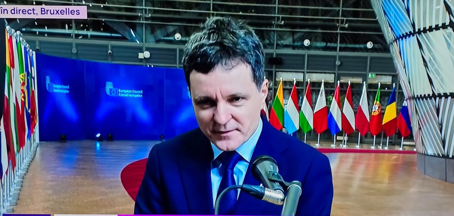 Nicușor Dan, prezent la reuniunea informală a Consiliului European în Belgia, anunță calendarul viitoarelor discuții privind criza economică și energetică Primarul general al Capitalei, Nicușor Dan, participă în aceste zile la o reuniune informală a Consiliului European, găzduită de Castelul Alden Biesen din Belgia