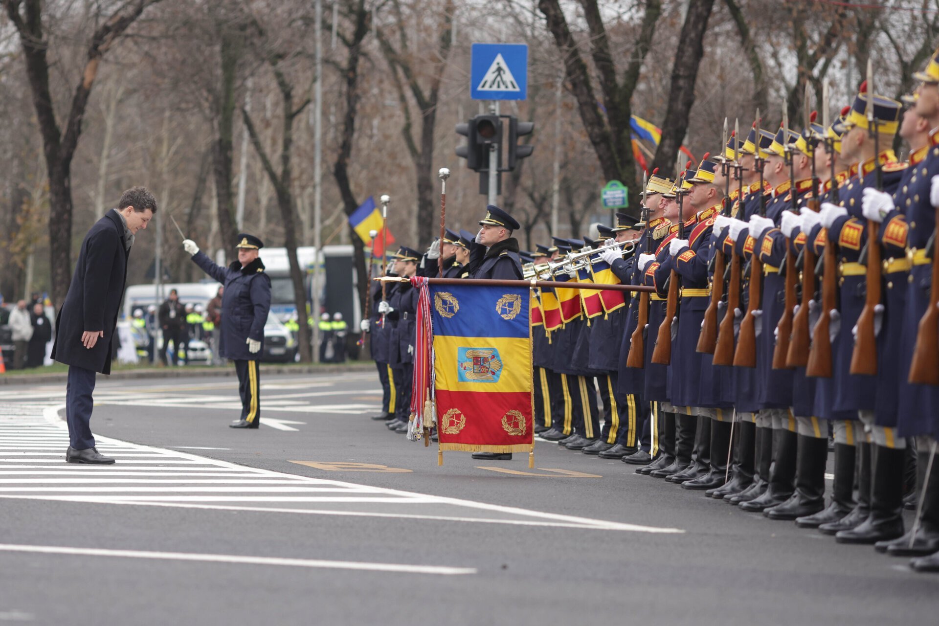 Nicușor Dan, vizită simbolică în Vrancea și Iași pentru a marca Ziua Unirii Principatelor Primarul Capitalei, Nicușor Dan, a ales să-și înceapă weekend-ul într-o notă patriotică, participând la evenimente dedicate Zilei Unirii Principatelor Române