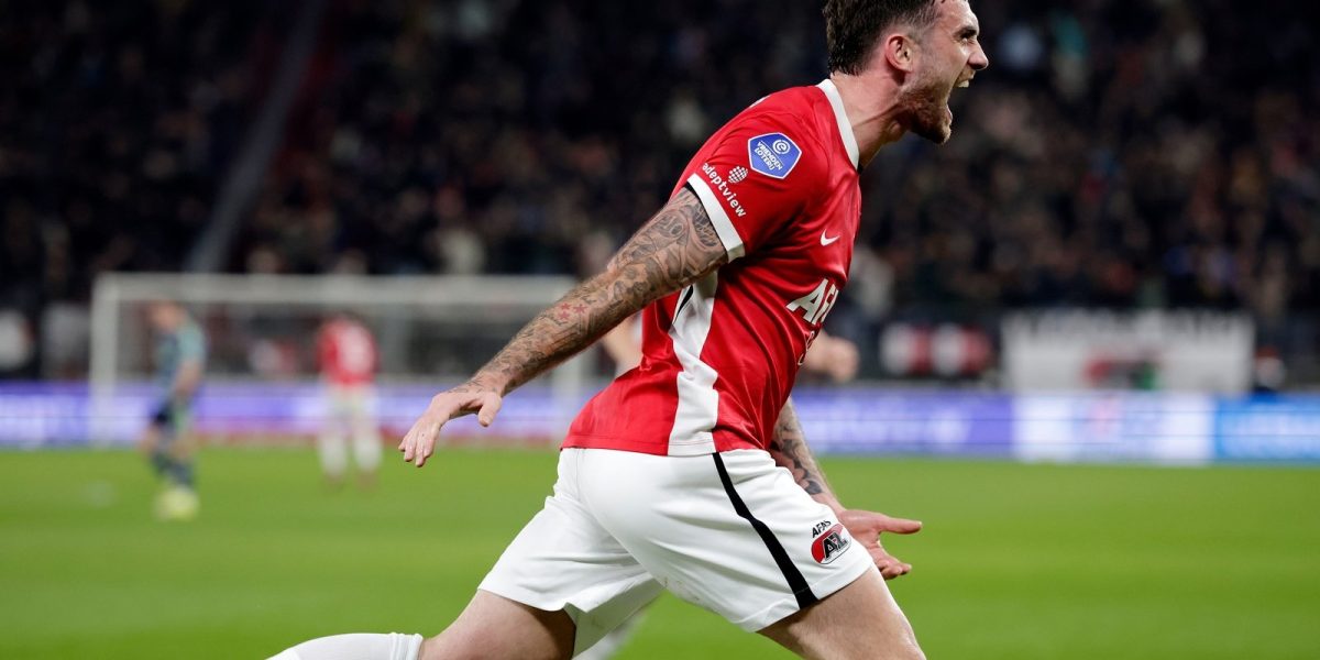 Parrott scores a hat-trick as Alkmaar hammer Ajax