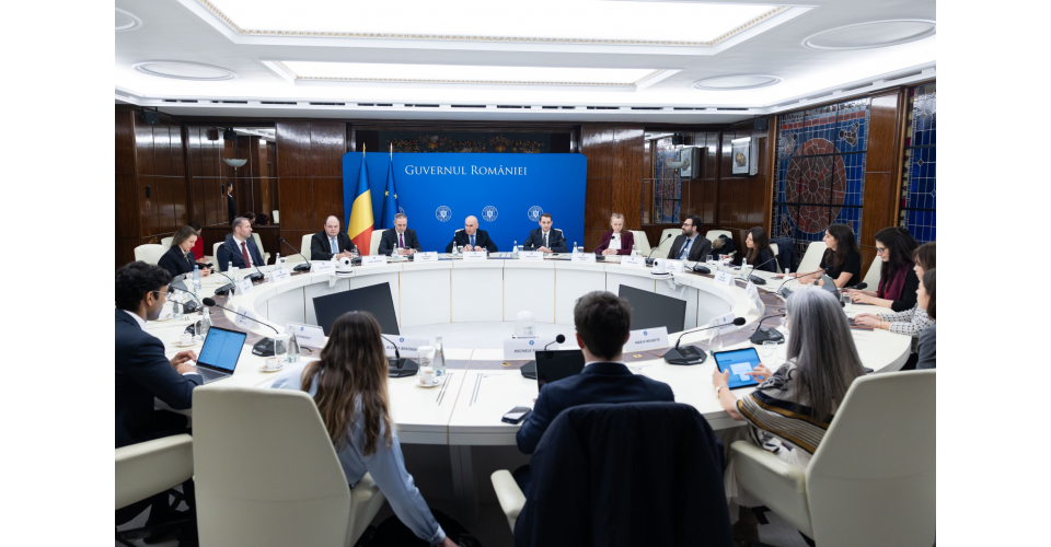 Premier-Bolojan-intalnire-investitori-1.jpeg - Presa360