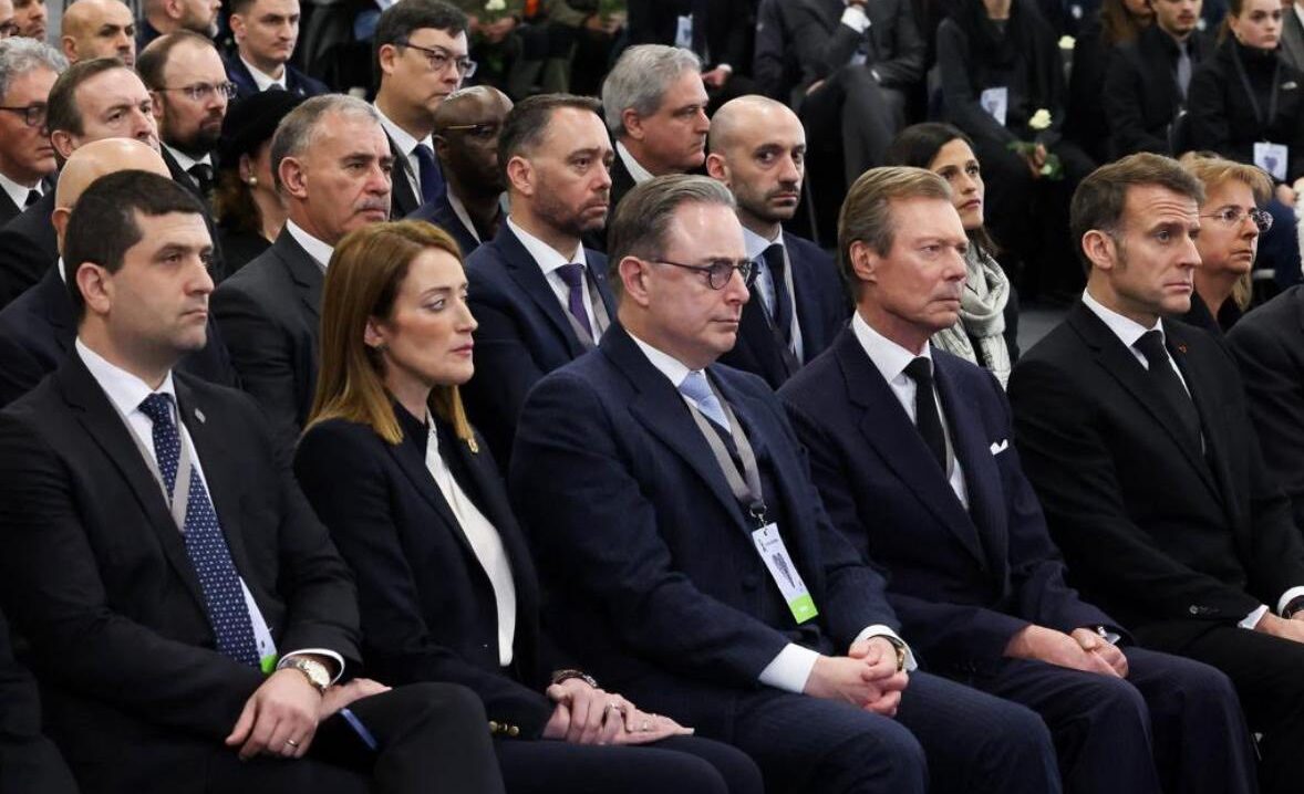 Radu Miruță, membru al Parlamentului României, participă la comemorarea victimelor de la Crans Montana alături de lideri europeni, inclusiv Emmanuel Macron Într-un moment de profundă emoție și reculegere, Radu Miruță, deputat și reprezentant al Parlamentului României, a onorat memoria victimelor tragediei de la Crans Montana, eveniment care a reunit oficiali și lideri europeni pentru a aduce un omagiu celor pierduți în incidentul devastator