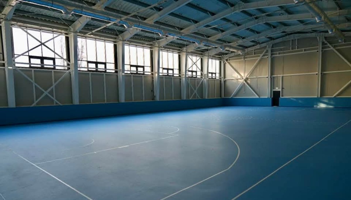 Primăria Sectorului 3 avansează cu un proiect îndrăzneț care vizează valorificarea mai eficientă a spațiilor sportive din școli, prin posibilitatea închirierii lor către terți în afara programului obișnuit de școală