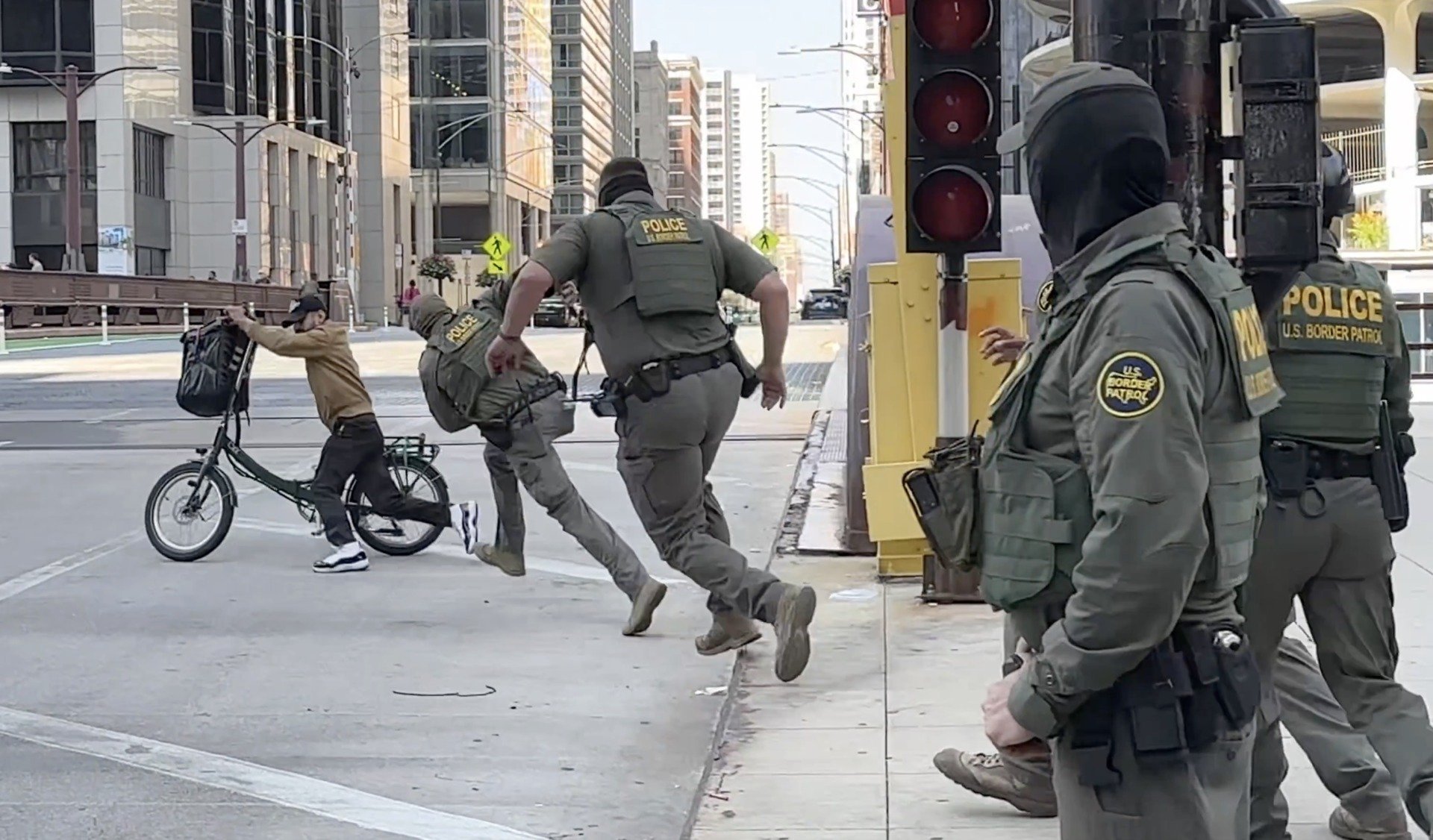 Un hotel afiliat lanțului Hilton, situat în Statele Unite, se află în centrul unei controverse care a stârnit reacții intense în industria ospitalității și în rândul celor afectați direct