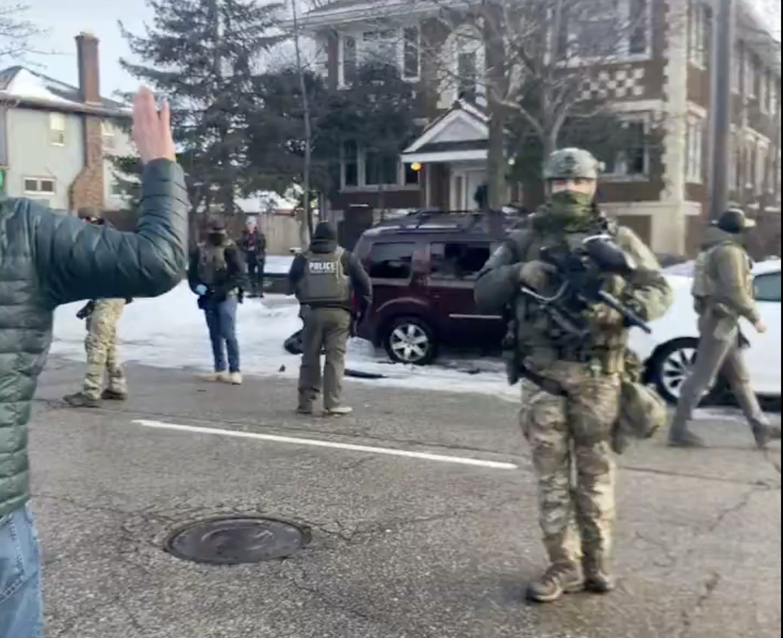 Fostul prezentator CNN, Don Lemon, arestat brusc de autoritățile americane în contextul tensiunilor instaurate de protestele din Minnesota Într-un eveniment neașteptat care a zguduit scena mediatică și politică din Statele Unite, fostul cunoscut prezentator al postului CNN, Don Lemon, a fost arestat vineri dimineață, la ordinul procurorului general al SUA, Pam Bondi