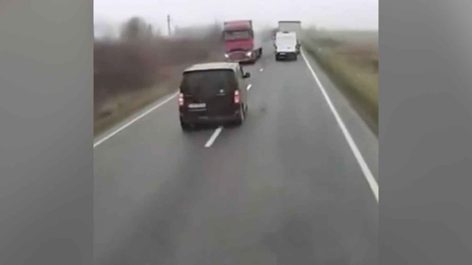 Titi Aur respinge ipoteza privind cauza accidentului din Timiș, care a dus la moartea a șapte persoane Accidentul tragic de marți, din județul Timiș, soldat cu moartea a șapte oameni, a generat speculații cu privire la posibilele cauze, printre care s-a numărat și o presupusă defectare a sistemului de asistență la menținerea benzii de circulație