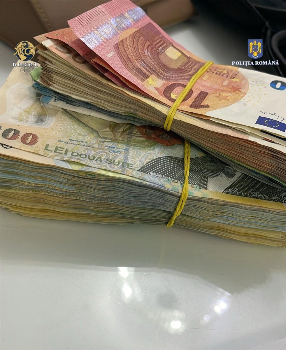 Doi suspecți, reținuți pentru trafic de droguri de mare risc în județul Arad O presupusă rețea de trafic de droguri de mare risc a fost destructurată recent în județul Arad, în urma unei acțiuni a procurorilor DIICOT