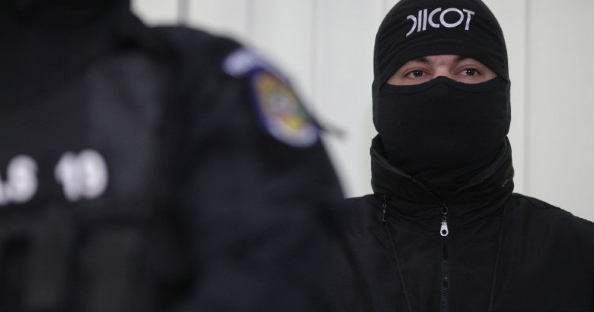 Autoritățile britanice investighează un site de asasinate; doi români, audiați