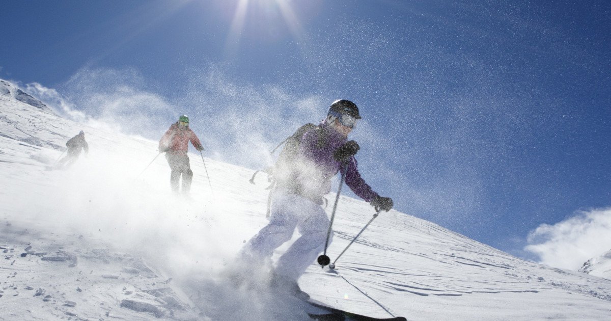 Poiana Brașov sub asediul turiștilor: Salvamontiștii lansază un avertisment Poiana Brașov se confruntă cu un aflux crescut de turiști în acest weekend, pe fondul condițiilor favorabile pentru schi