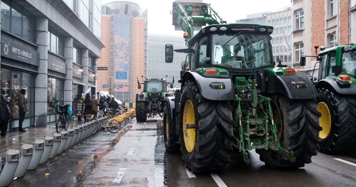 Scandal în Coaliție privind Tratatul UE-Mercosur Discuțiile despre tratatul UE-Mercosur au stârnit tensiuni în rândul partidelor politice din România după ce s-a dat vot favorabil în cadrul Coaliției