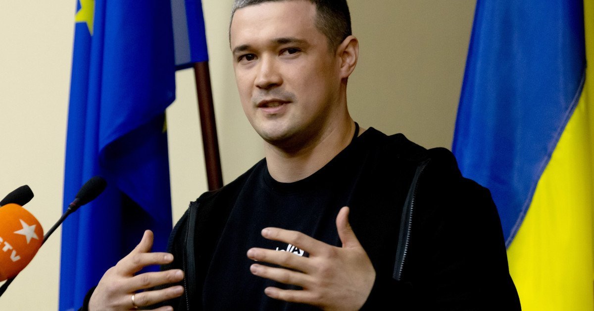 Zelenski își propune un nou șef al Apărării: Mihailo Fedorov Președintele ucrainean Volodimir Zelenski a anunțat vineri propunerea numirii lui Mihailo Fedorov ca ministru al apărării, înlocuindu-l pe Denîs Șmîhal, care a deținut funcția doar șase luni