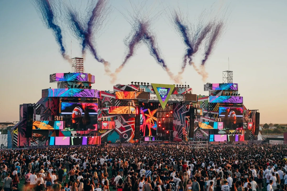 Costineștiul, epicentrul muzicii urbane la Beach, Please! 2025 Festivalul Beach, Please! a transformat din nou Costineștiul într-un veritabil magnet pentru iubitorii muzicii urbane