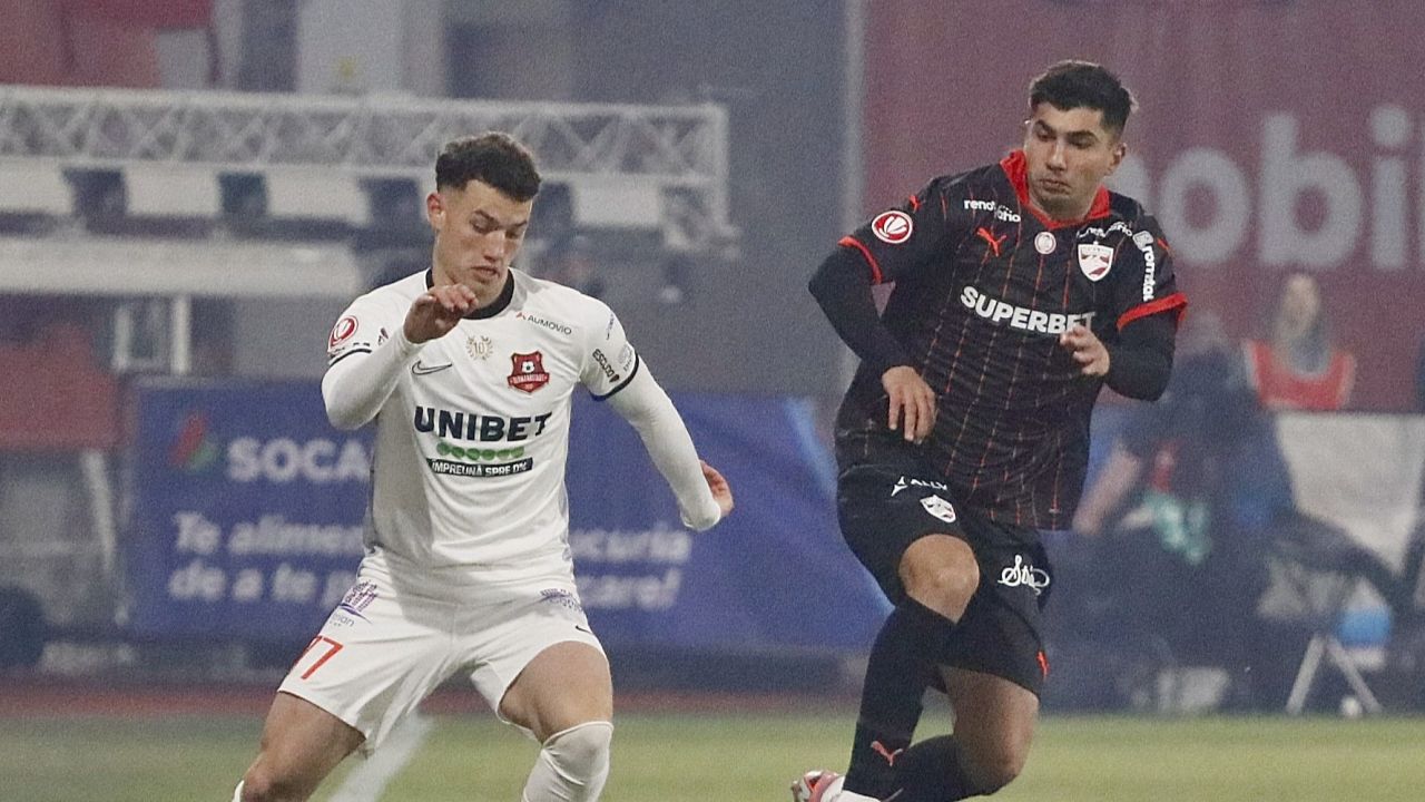 Hermannstadt și Dinamo, pe drumul spre revanșă Astăzi, de la ora 20:00, echipa FC Hermannstadt va întâlni, pe teren propriu, pe Dinamo București, într-un meci ce promit să aducă emoții mari fanilor ambelor formații