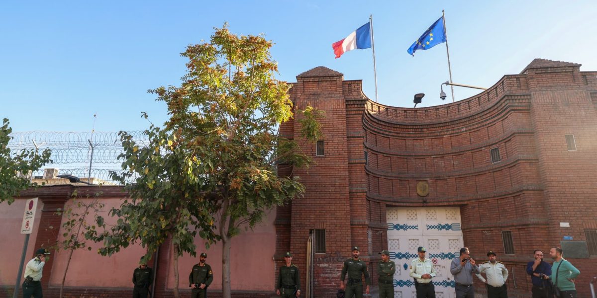 ambasada-frantei-in-iran.jpg - Presa360