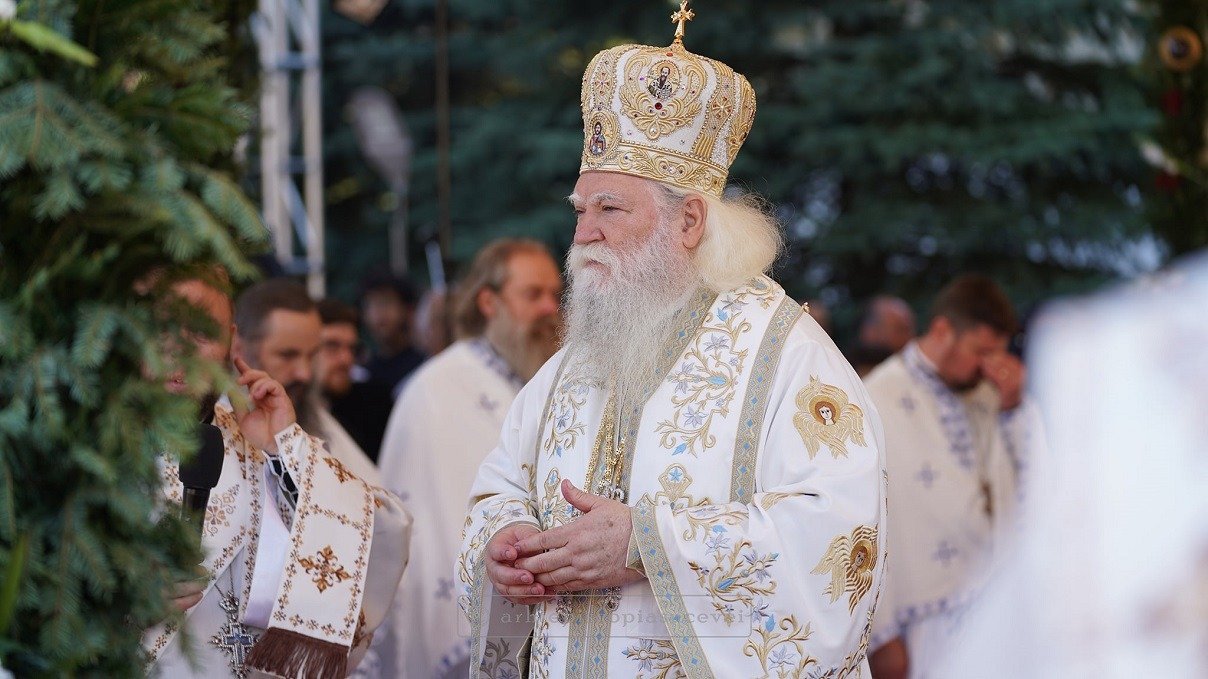 Primarul din Rădăuți acuză arhiepiscopul Sucevei că a primit o plângere de la prefect privind terenul bisericii penticostale