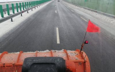 autostrada-masina-de-deszapezire-zapada.jpg - Presa360