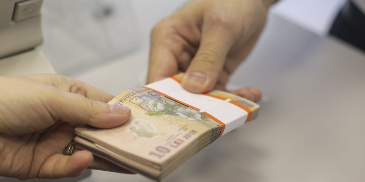 bani-lei-bancnote-cash-numerar-Sursa-foto-Inquam-Photos-Octav-Ganea-10.jpg - Presa360