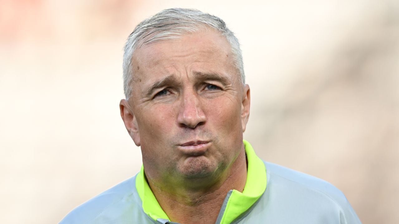 Dan Petrescu: „Am vorbit cu el, urmează un tratament de o lună”