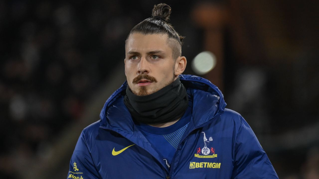 Premier League: Transmisie Exclusivă pe VOYO Premier League revine în atenția pasionaților de fotbal din România, cu un nou parteneriat ce promite o experiență de vizionare optimizată