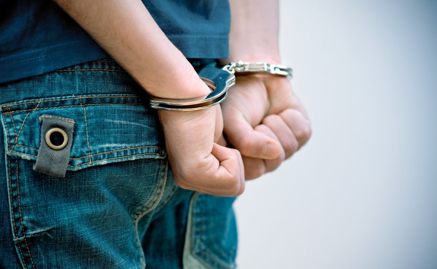 Alarma experților: Măsurile dure pentru minorii delincvenți pot accentua ciclul infracțional în România Recent, un val de îngrijorare a fost exprimat de către specialiști în domeniu cu privire la propunerile de intensificare a pedepsei pentru minorii implicați în activități penale, măsuri considerate de unii ca fiind un pas în direcția greșită