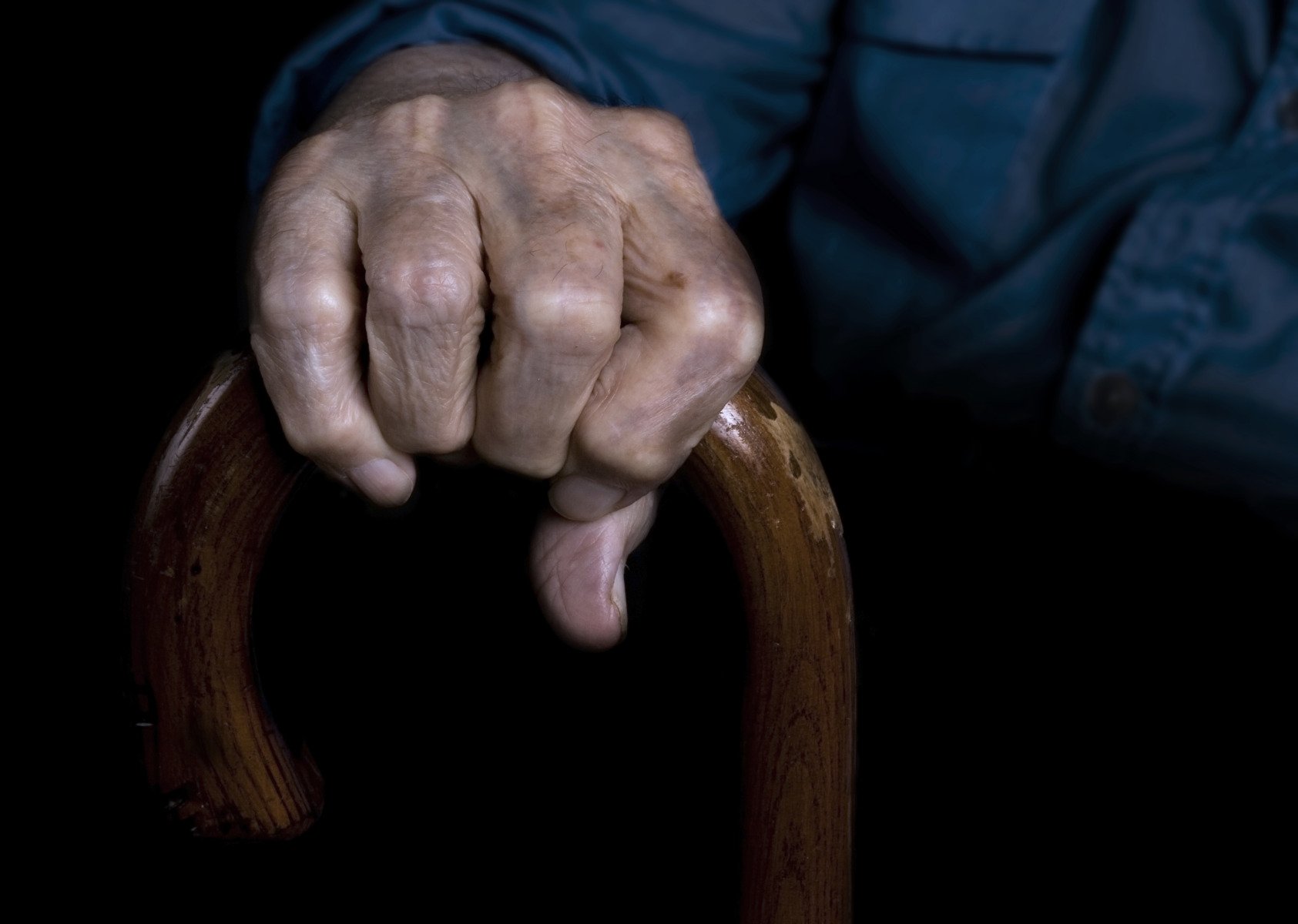 Bătrân de 80 de ani, descoperit într-o stare gravă într-o locuință insalubră din Helsinki Un bărbat în vârstă de 80 de ani a fost găsit recent într-o stare de sănătate precară, trăind izolată într-un spațiu extrem de necorespunzător în capitala Finlandei, Helsinki