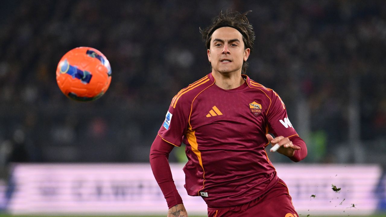 Dybala, eroul Romei în Cupa Italiei Paulo Dybala continuă să își etaleze talentul în fotbalul italian, jucând un rol esențial în parcursul echipei AS Roma în Cupa Italiei