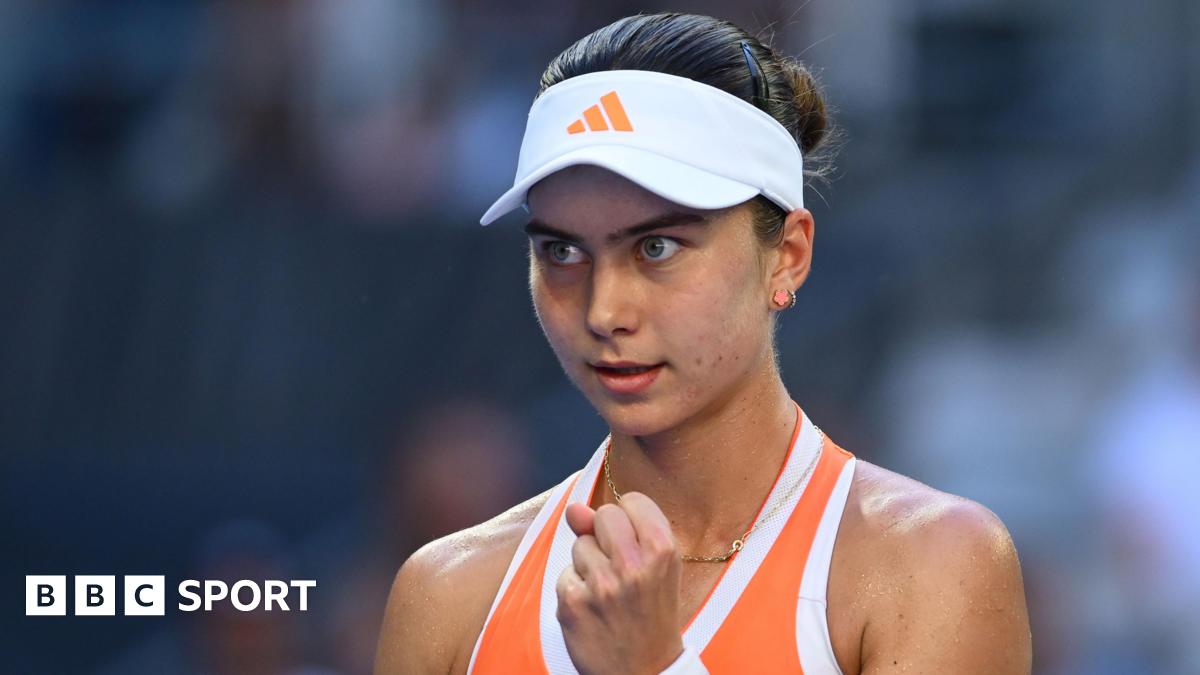 Jovic, o stea în ascensiune: De la 191 la 27 în clasament Tânăra jucătoare de tenis Jovic a reușit o performanță remarcabilă, urcând pe locul 27 în clasamentul mondial, calificându-se astfel pentru prima dată ca jucătoare cap de serie la un turneu de Grand Slam