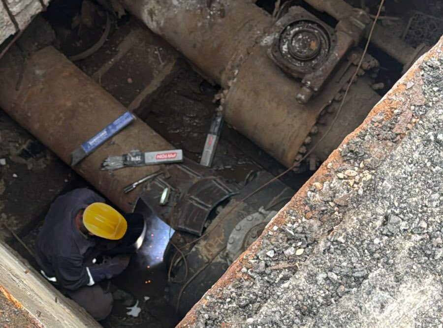 Peste 450 de blocuri din București rămân fără apă caldă și căldură de aproape o lună, după o avarie majoră la CET Sud Locuitorii din cele mai populate zone ale Capitalei se confruntă cu una dintre cele mai grave crize ale sistemului de termoficare din ultimele decenii