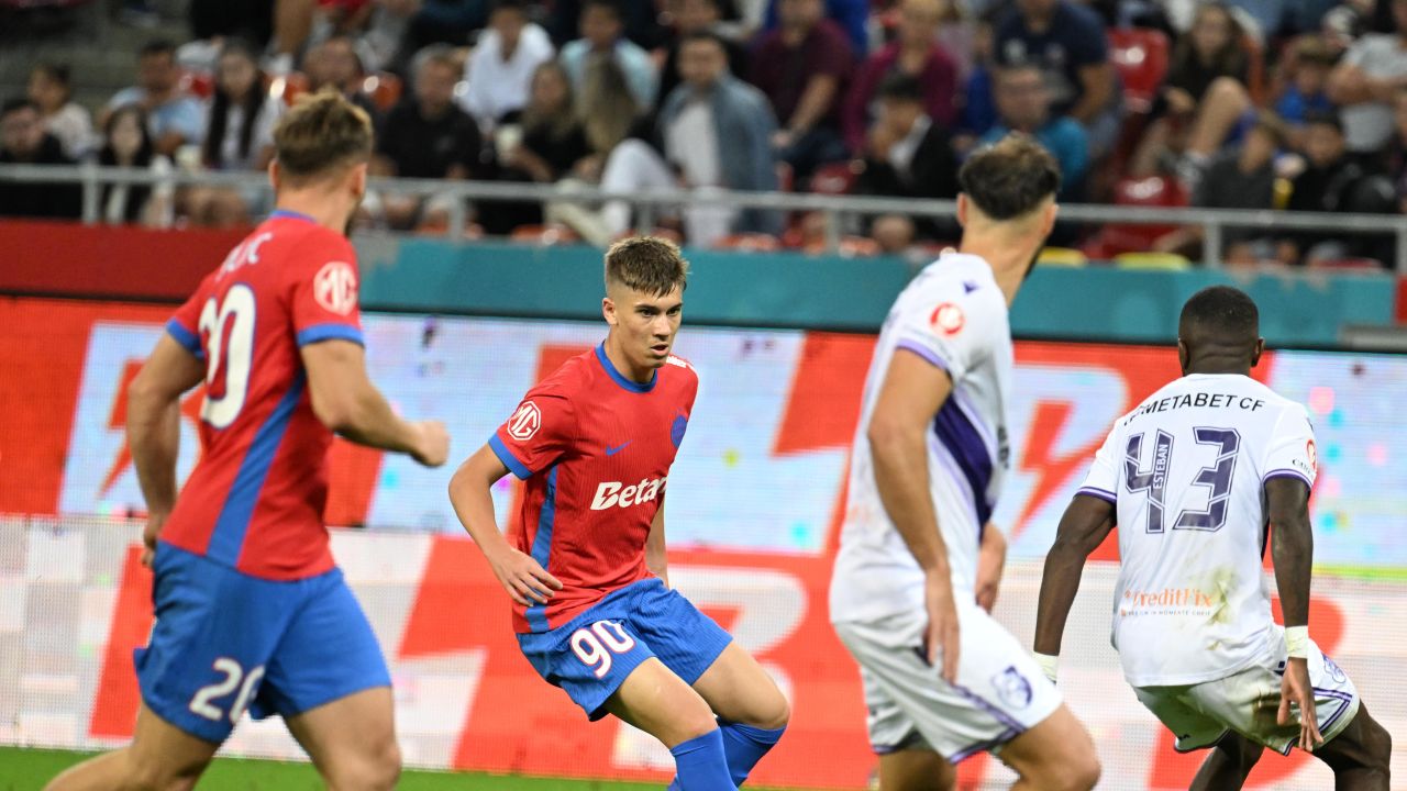 Plecarea neașteptată a jucătorului de la FC Argeș înaintea meciului cu FCSB FC Argeș a șocat microbiștii prin anunțarea plecării unui jucător de marcă, cu puțin timp înaintea confruntării vitale cu FCSB din Superligă