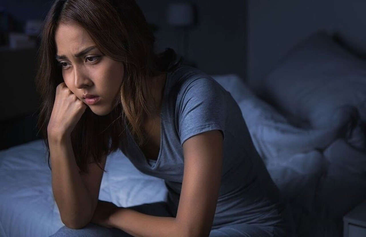 Trezirea frecventă între orele 2:00 și 4:00 dimineața poate fi un semn alarmant al unor probleme grave de sănătate sau tulburări psihologice, atenționează specialiști în domeniul psihologiei și medicinei somnului