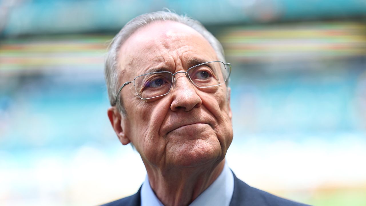 Decizia controversată care a zguduit Bayer Leverkusen Președintele clubului Bayer Leverkusen, Fernando Pérez, se află într-o situație delicată după ce a decis să-l înlocuiască pe tehnicianul care a oferit rezultate remarcabile