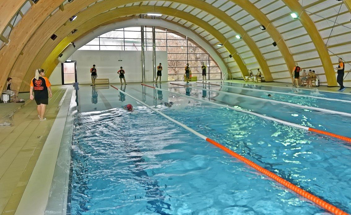 Modificări în sistemul de plată pentru cursurile de înot în Sectorul 1 al Capitalei Primăria Sectorului 1 a decis recent să schimbe modalitatea de plată pentru abonamentele la cursurile de înot organizate pentru copiii din zonele administrate, o mutare menită să asigure respectarea legislației în domeniu și să streamlineze procesul administrativ