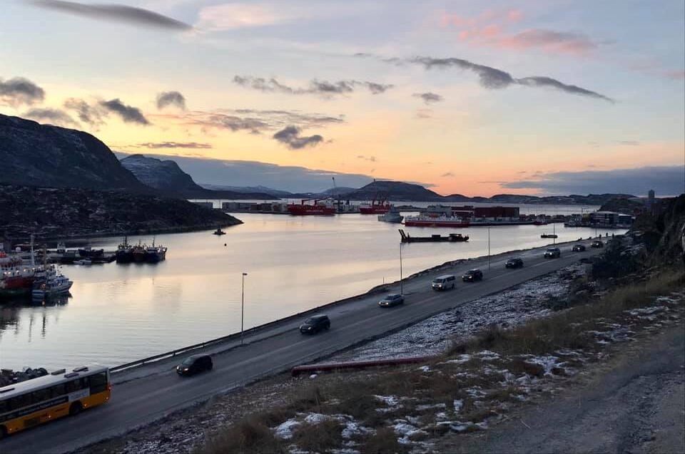 Danemarca și Groenlanda în dialog tensionat cu Washingtonul, pe fondul declarațiilor controversate ale lui Donald Trump O tensiune diplomatică aparent neașteptată a apărut între Danemarca, Groenlanda și Statele Unite ale Americii, în contextul declarațiilor recente ale fostului președinte Donald Trump, care și-a exprimat în mod public interesul pentru cumpărarea insulei Groenlanda