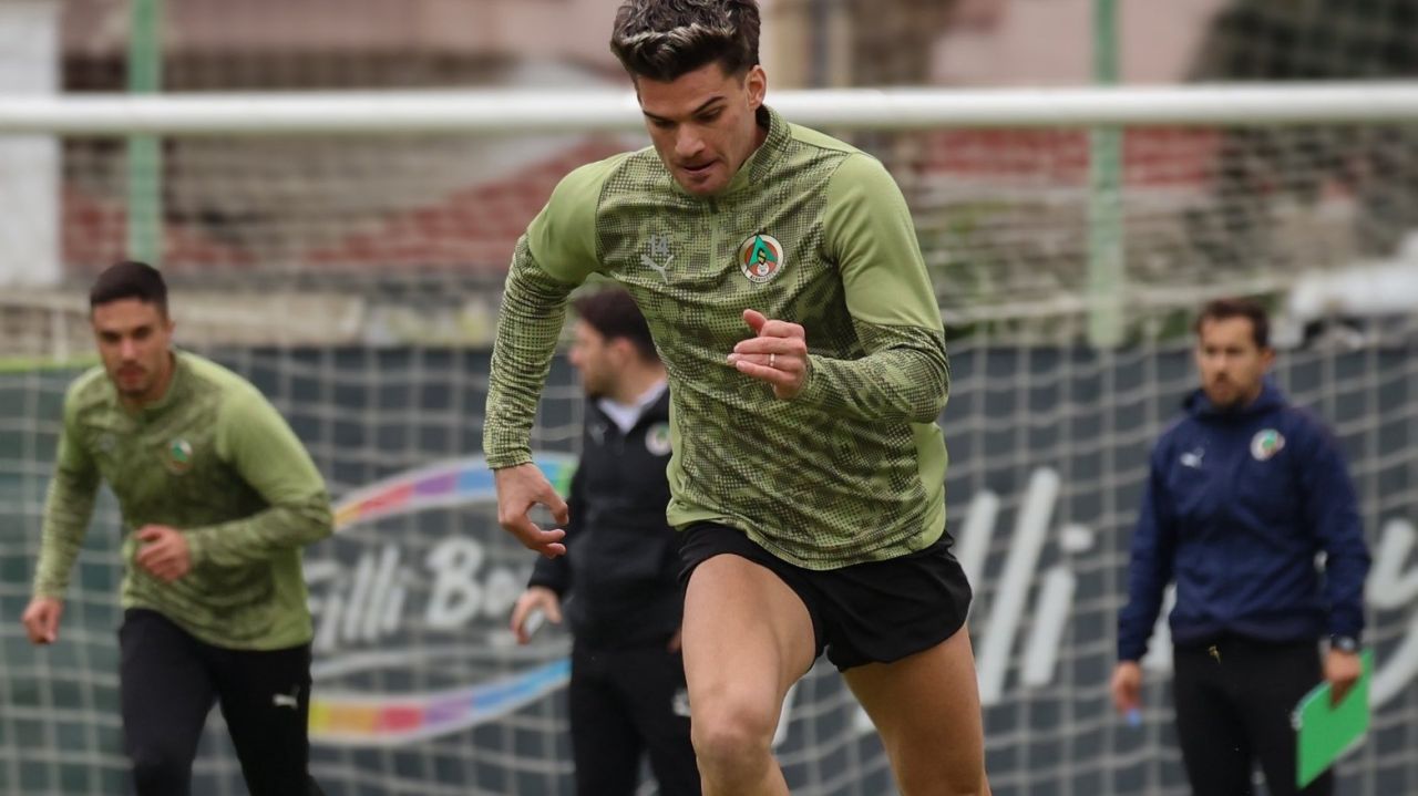 Ianis Hagi, titular în meciul Alanyaspor - Fatih Karagumruk!