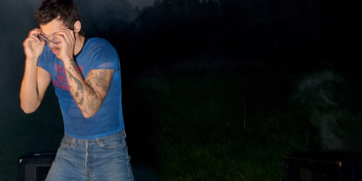 harrystyles-kissallthetime-crop.jpg.webp.webp - Presa360