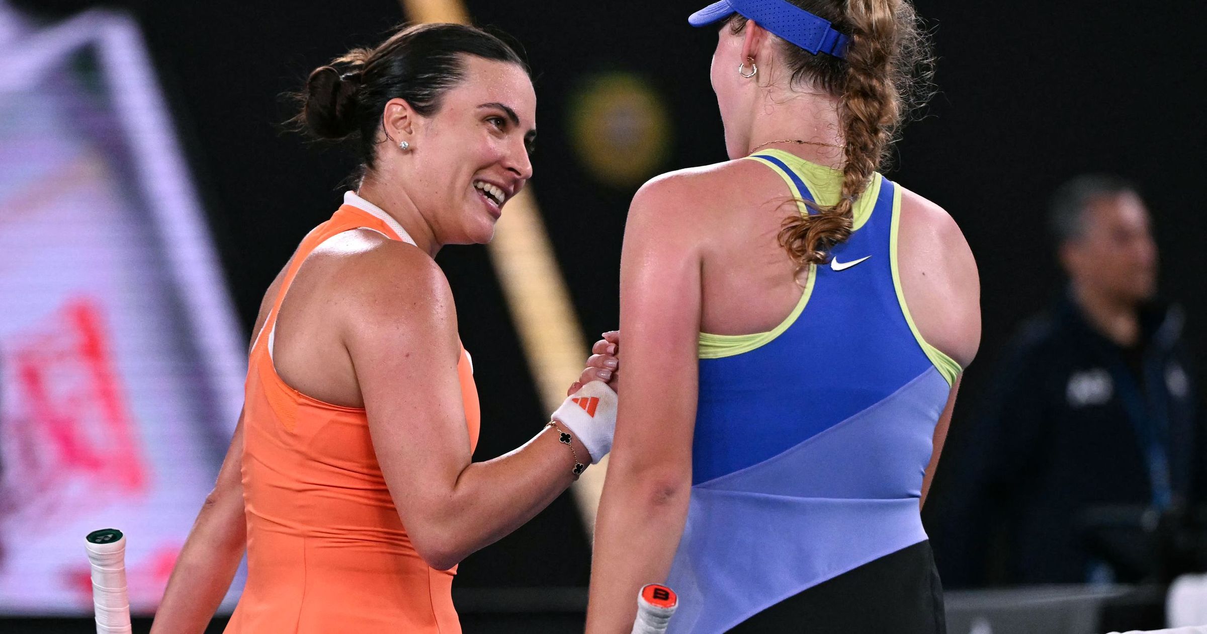 Gabriela Ruse eliminată de Mirra Andreeva la Australian Open 2026 Gabriela Ruse a fost învinsă astăzi în turul 3 al Australian Open 2026 de jucătoarea rusă Mirra Andreeva, în două seturi, cu un scor de 3-6, 4-6