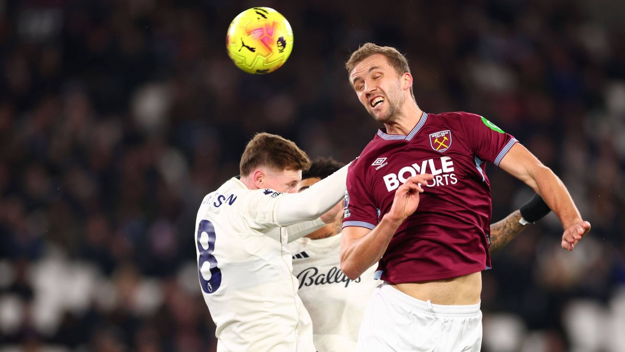 Nottingham Forest își continuă ascensiunea în Premier League Nottingham Forest a obținut o victorie crucială în fața lui West Ham, încheind meciul cu 2-1, și consolidându-și astfel poziția în Premier League