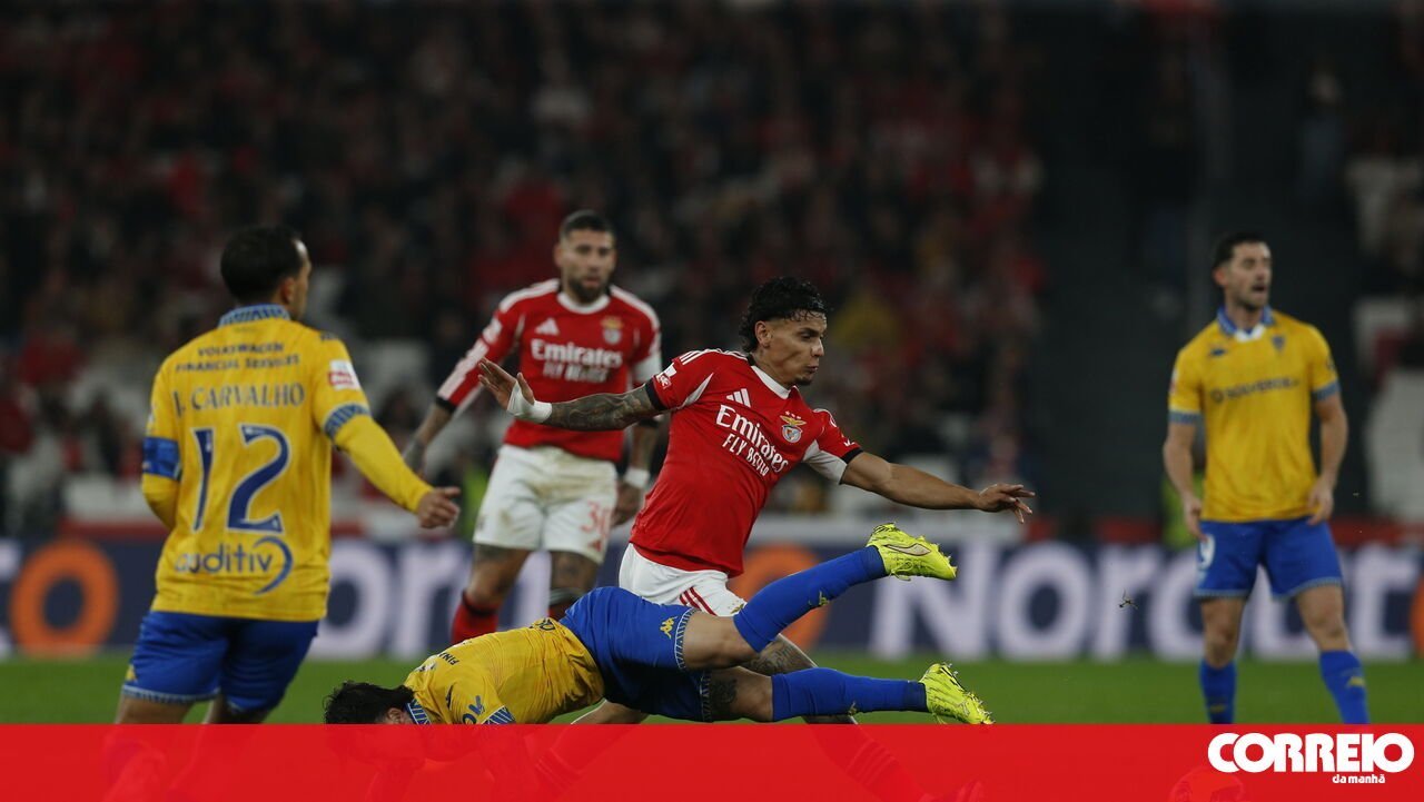 Benfica încheie prima rundă a Ligii Betclic cu o victorie covârșitoare asupra Estorilului Benfica a câștigat meciul cu Estoril, terminând astfel prima etapă a Ligii Betclic 2025/26 cu un rezultat convingător, 4-0