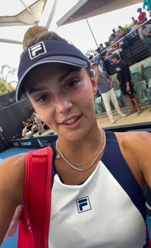 Victorie surprinzătoare pentru Jaqueline Cristian la WTA Adelaide Jaqueline Cristian a reușit o performanță remarcabilă în optimile turneului WTA de la Adelaide, impunându-se cu 6-3, 6-4 în fața rusoaicei Daria Kasatkina, deținătoare a unui stil de joc tecnic