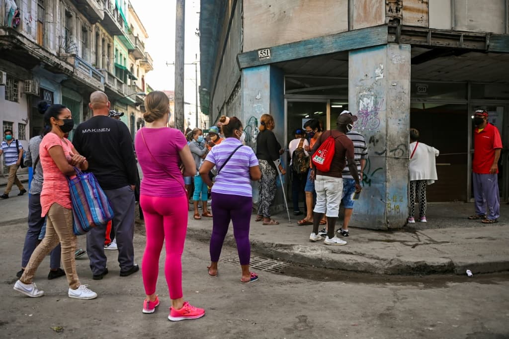 Președintele american Donald Trump lansează un ultimatum dur pentru Cuba, încercând să forțeze regimul comunist să semneze un acord cu Statele Unite, avertizând că Florida nu va mai furniza petrol sau fonduri insulei caribene