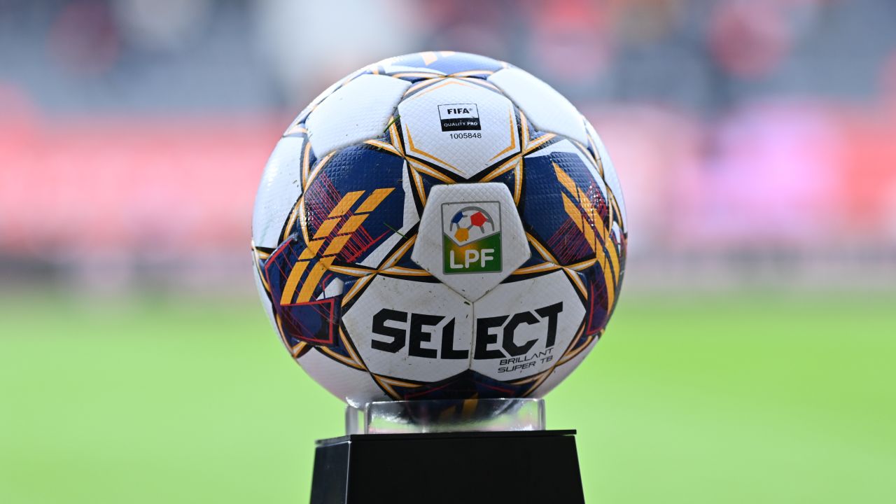 FC Botoșani și Oțelul Galați, remiză fără goluri în Superliga României Meciul dintre FC Botoșani și Oțelul Galați, disputat pe terenul moldovenilor, s-a încheiat fără goluri, rezultatul de 0-0 reflectând o confruntare echilibrată, dar lipsită de strălucire