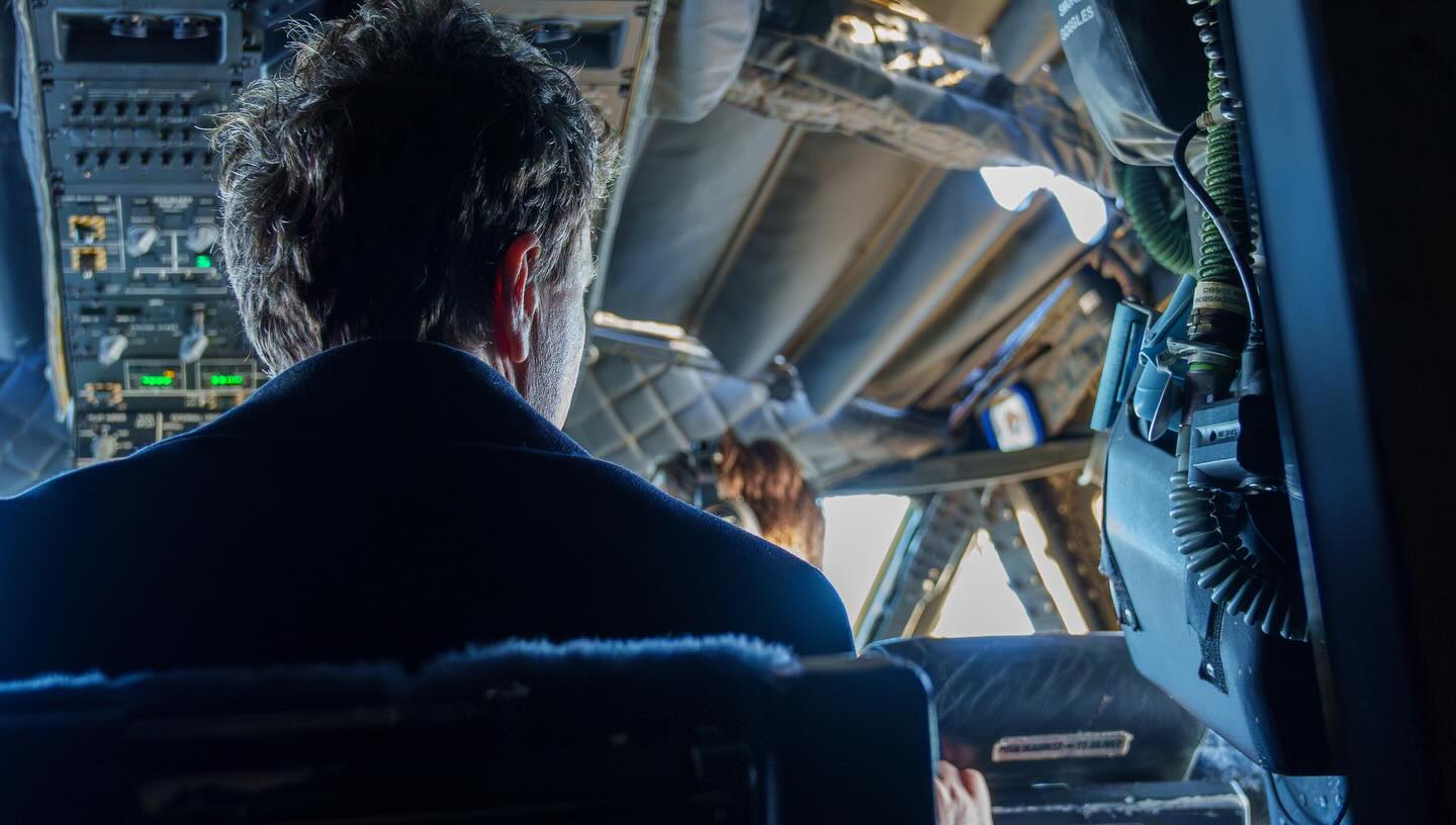 Ministerul Apărării Naționale rezolvă problema comunicațiilor la bordul avionului Spartan, după plângerea președintelui Nicușor Dan După numeroase discuții și semnalări din partea oficialilor, Ministerul Apărării Naționale anunță finalizarea cu succes a unei intervenții tehnice menite să asigure comunicațiile pe aeronava militară Spartan, utilizată frecvent pentru transportul înalte oficialități ale statului