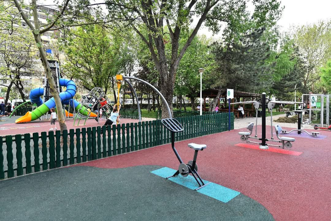 Primăria Sector 6 intenționează să investească până la 80 milioane euro în modernizarea locurilor de joacă și terenurilor sportive