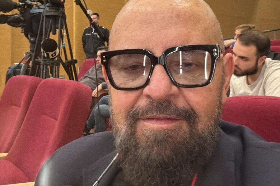 piedoneironizeazaciucu-e1769716404358.jpg - Presa360