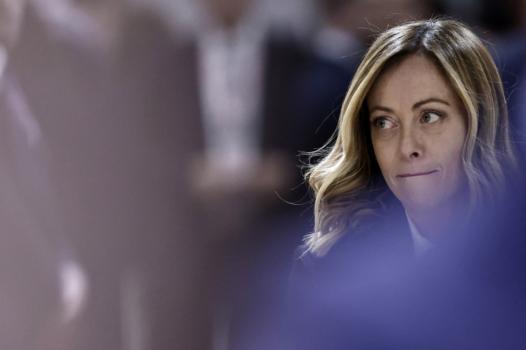 Giorgia Meloni susține operațiunea militară din Venezuela, dar avertizează asupra riscurilor intervenției armate Premierul Italiei, Giorgia Meloni, a afirmat sâmbătă că operațiunea militară desfășurată de Statele Unite în Venezuela trebuie considerată o “intervenție defensivă” și a manifestat susținerea pentru aceasta în ciuda unor puncte de vedere critice la adresa acțiunilor militare în general