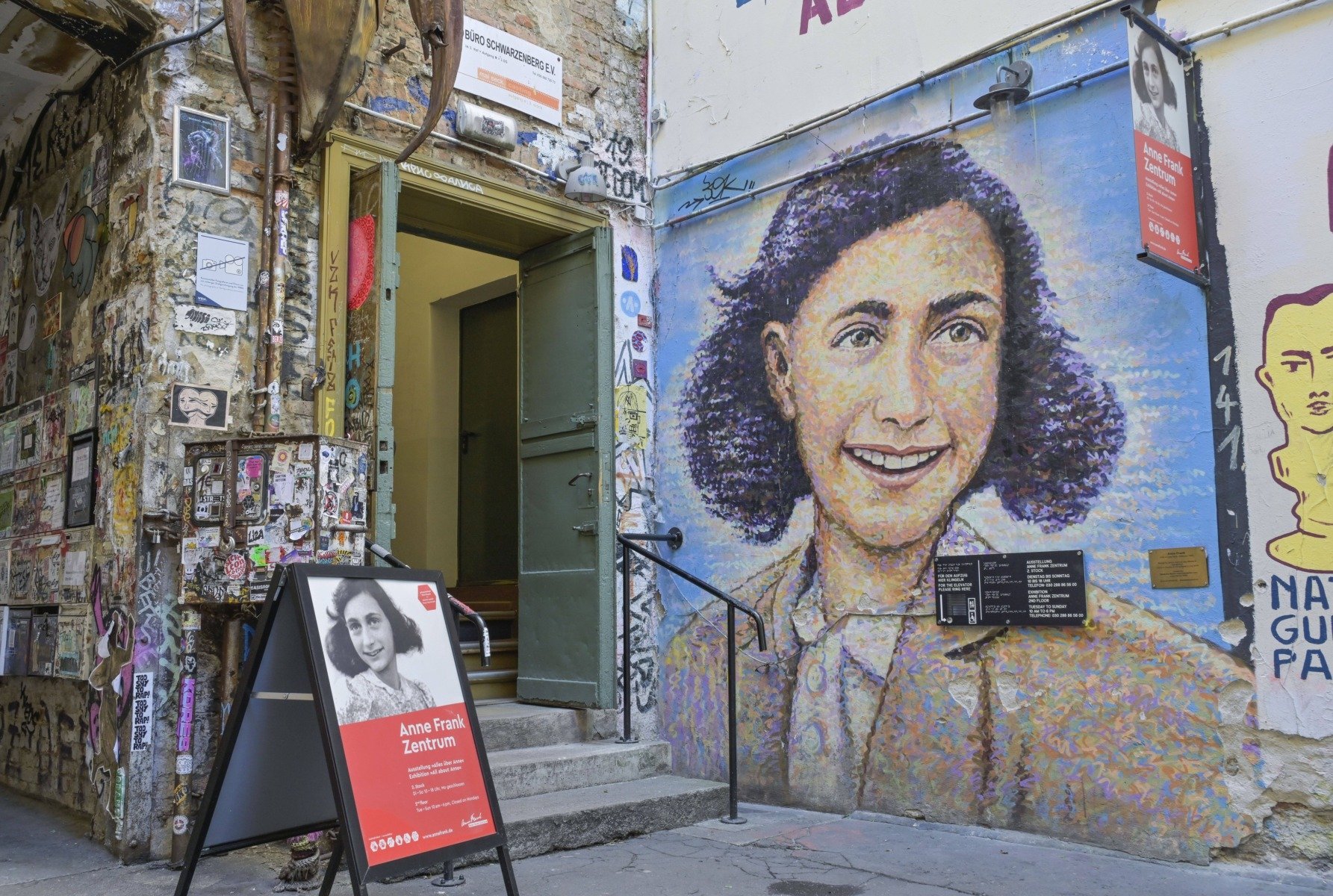 Profimedia - Eva Schloss, una dintre ultimele supraviețuitoare ale Holocaustului și sora vitregă a Annei Frank, a trecut în neființă la vârsta de 96 de ani, la Londra, context în care lumea a pierdut un martor viu al celei mai oribile pagini din istoria recentă a umanităţii