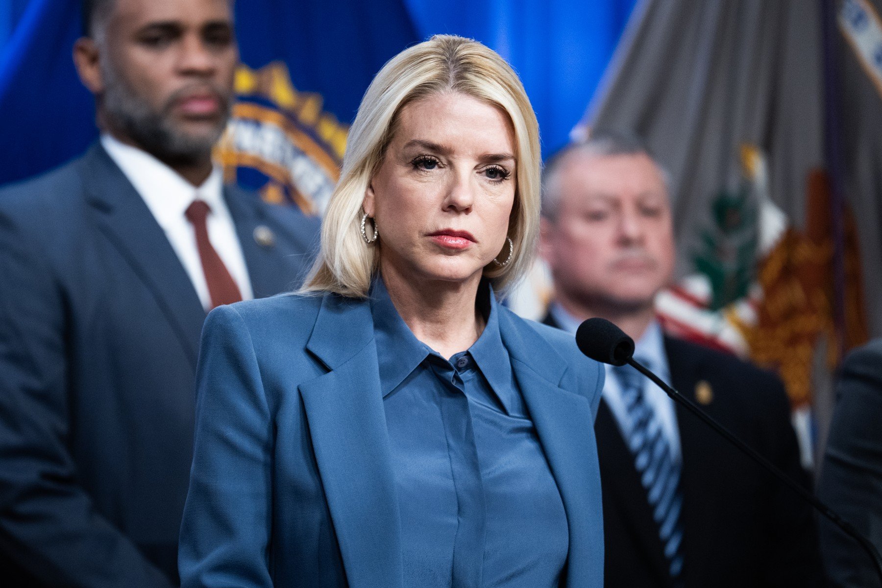 Trump critică dur colaborarea cu Pam Bondi: „Slabă și ineficientă”